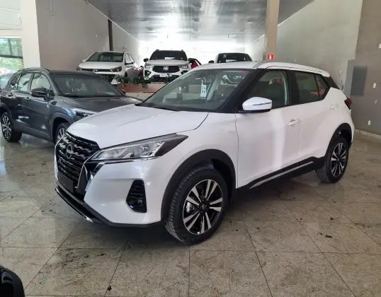 NISSAN KICKS PLAY 2025