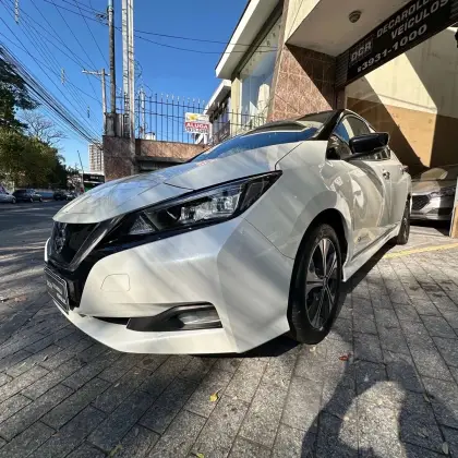 NISSAN LEAF 2022