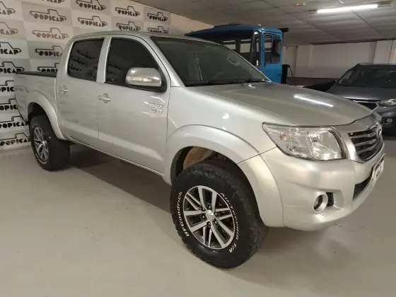 TOYOTA HILUX 2014