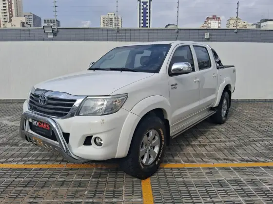 TOYOTA HILUX 2015