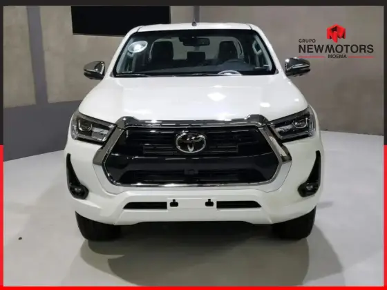 TOYOTA HILUX 2025