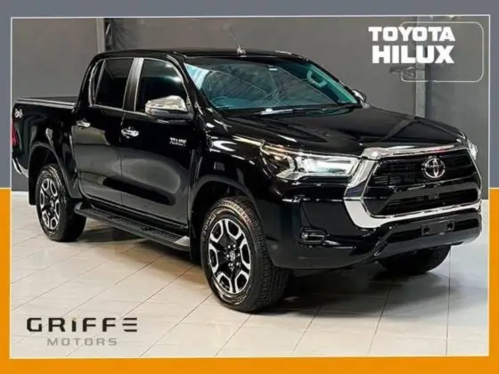 TOYOTA HILUX 2025
