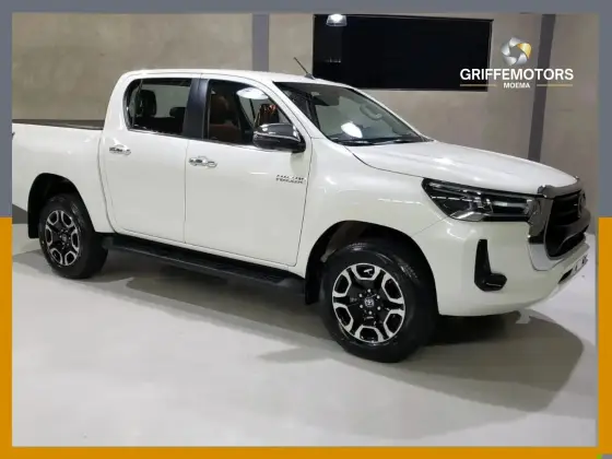 TOYOTA HILUX 2025
