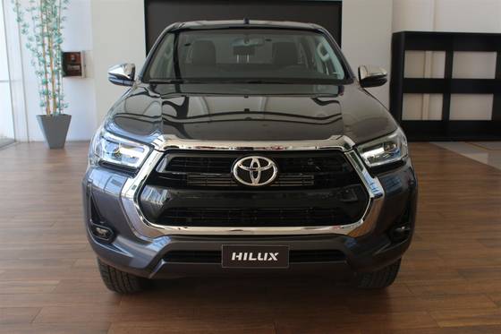 TOYOTA HILUX 2025