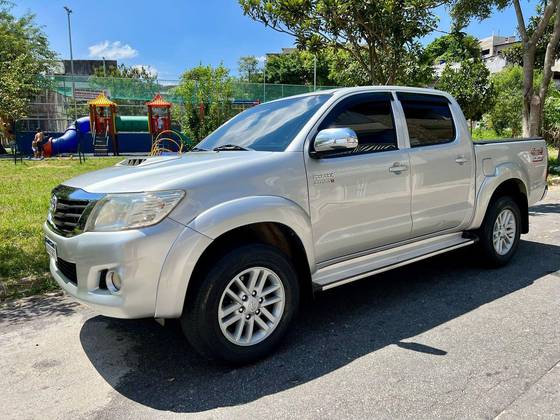 TOYOTA HILUX 2013