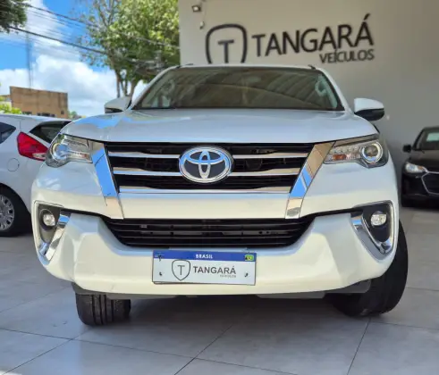 TOYOTA HILUX SW4 2019