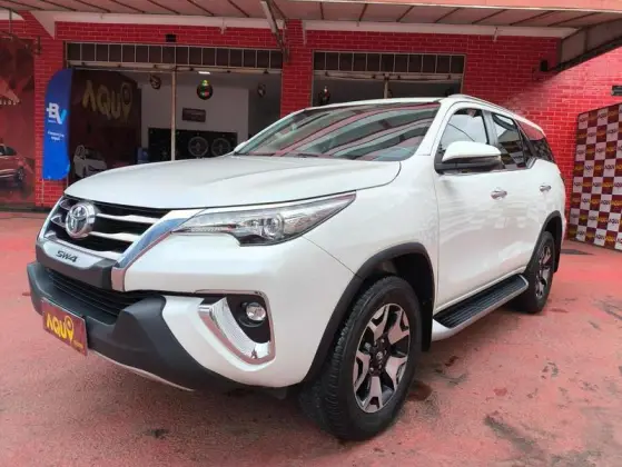 TOYOTA HILUX SW4 2020