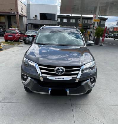 TOYOTA HILUX SW4 2020