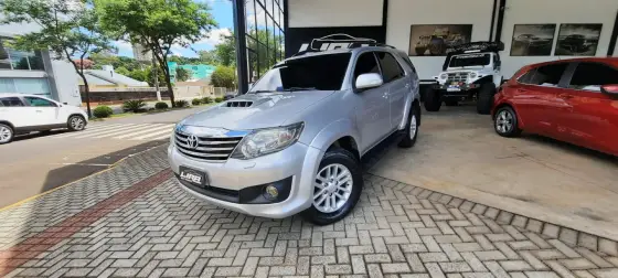 TOYOTA HILUX SW4 2014