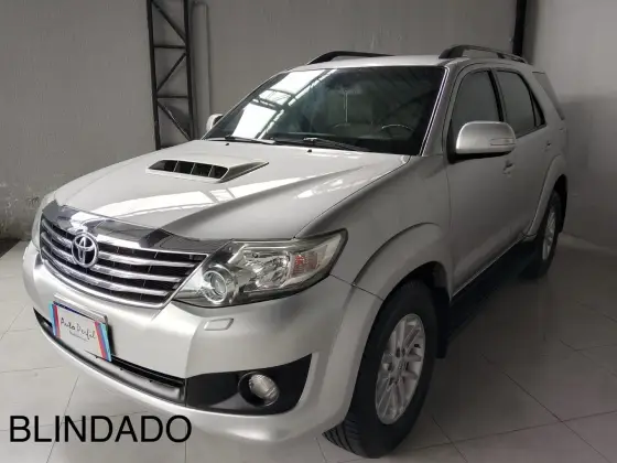 TOYOTA HILUX SW4 2014