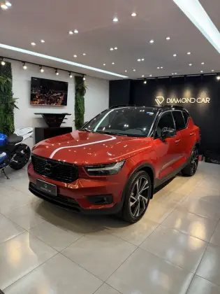 VOLVO XC40 2021