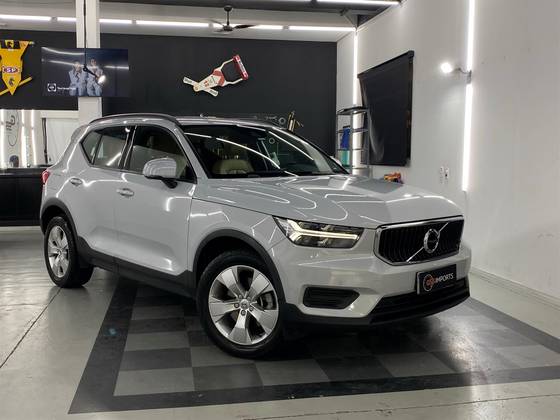 VOLVO XC40 2020
