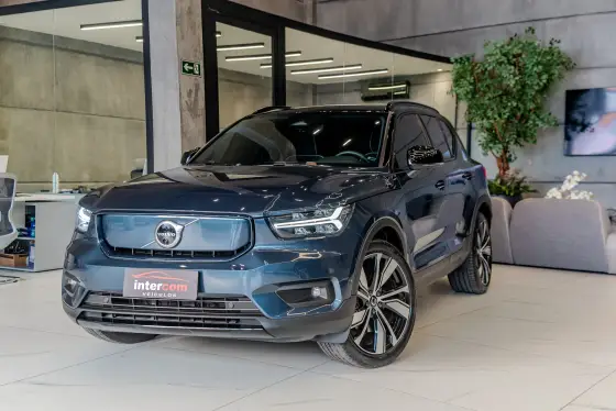 VOLVO XC40 2022