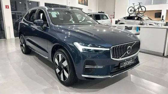 VOLVO XC60 2025
