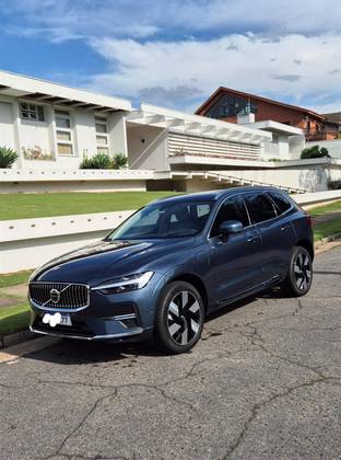 VOLVO XC60 2024