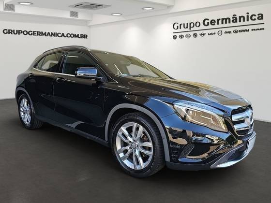 MERCEDES-BENZ GLA 200 2015