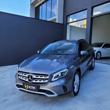 MERCEDES-BENZ GLA 200 2019