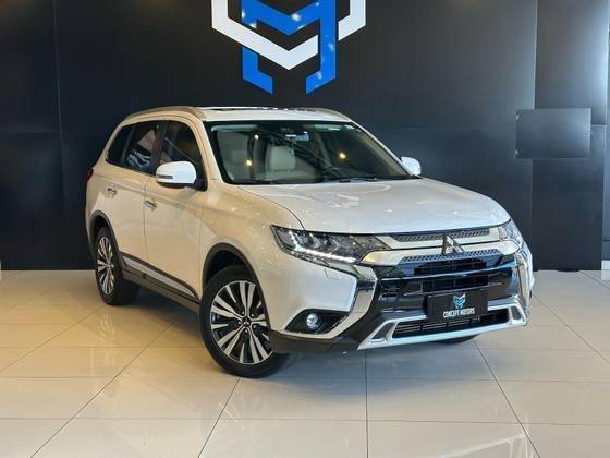 MITSUBISHI OUTLANDER 2022