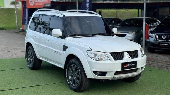 MITSUBISHI PAJERO TR4 2015