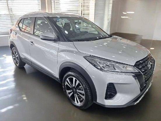 NISSAN KICKS PLAY 2025