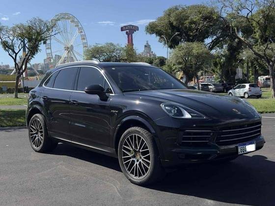 PORSCHE CAYENNE 2021