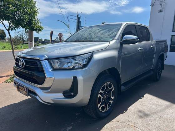 TOYOTA HILUX 2023