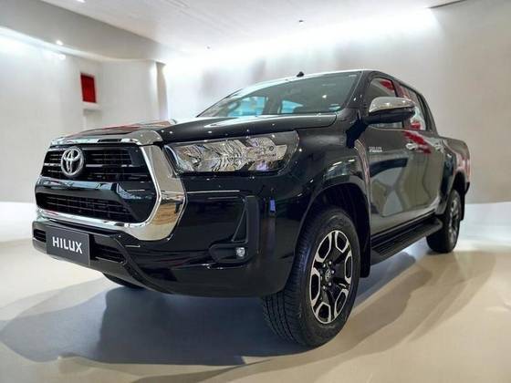 TOYOTA HILUX 2025