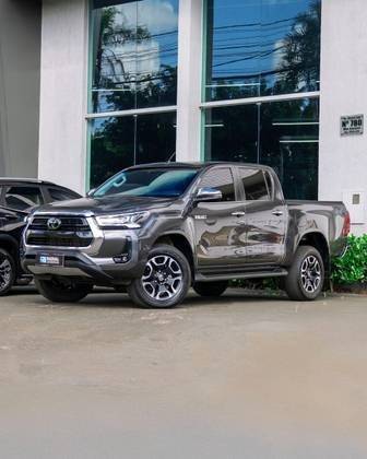 TOYOTA HILUX 2021