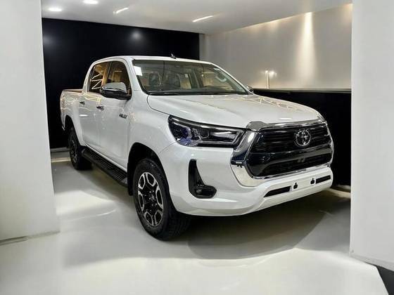 TOYOTA HILUX 2025