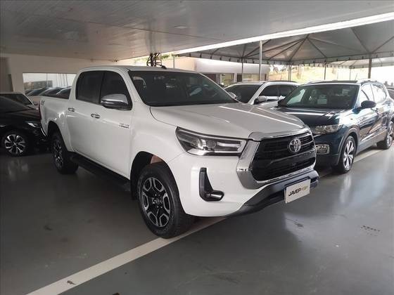 TOYOTA HILUX 2024