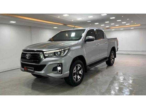 TOYOTA HILUX 2020