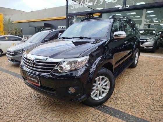 TOYOTA HILUX SW4 2015