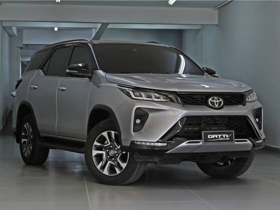 TOYOTA HILUX SW4 2022