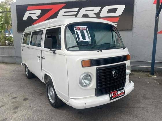 VOLKSWAGEN KOMBI 2011