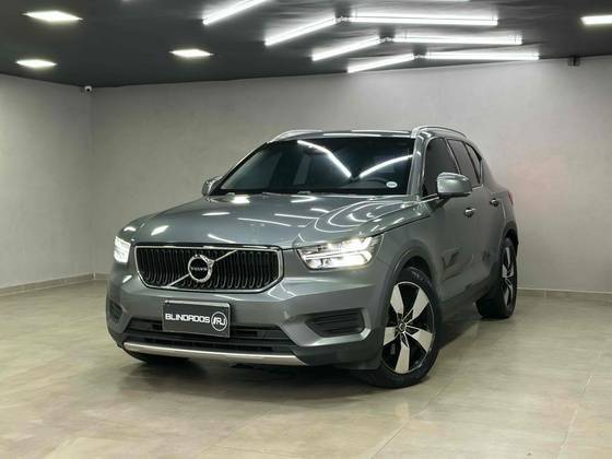 VOLVO XC40 2019