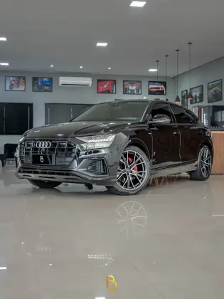 AUDI Q8 2022