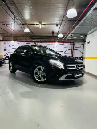 MERCEDES-BENZ GLA 200 2015