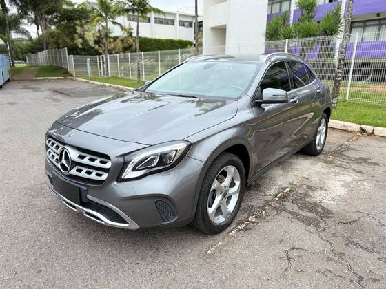 MERCEDES-BENZ GLA 200 2019