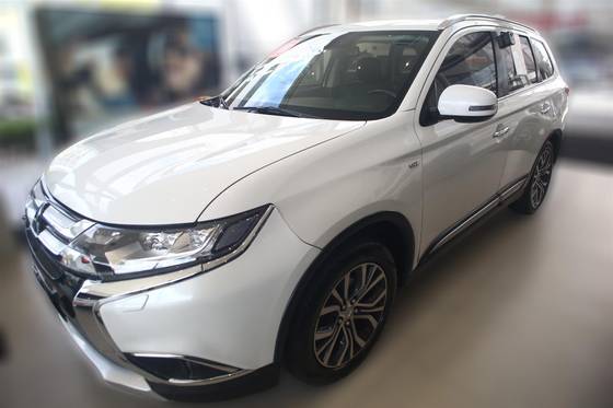 MITSUBISHI OUTLANDER 2018