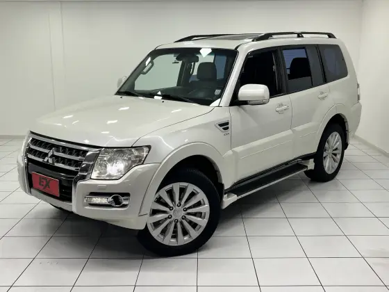 MITSUBISHI PAJERO FULL 2016