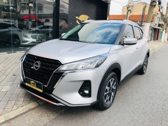 NISSAN KICKS 2023
