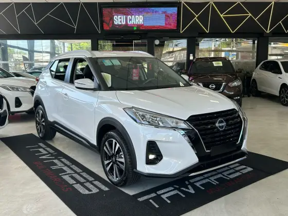 NISSAN KICKS PLAY 2025