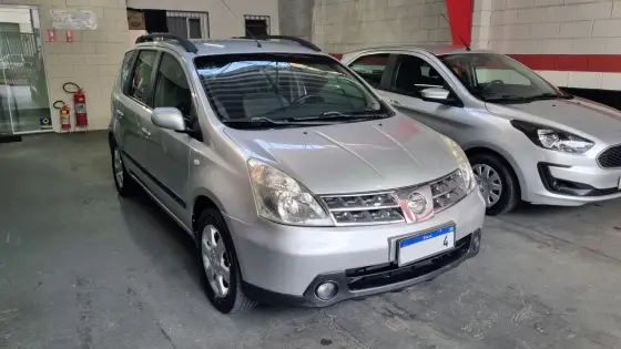 NISSAN LIVINA 2010