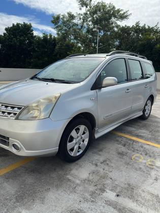 NISSAN LIVINA 2012