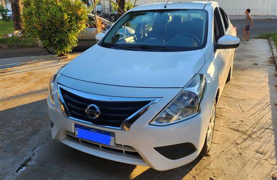 NISSAN VERSA 2019