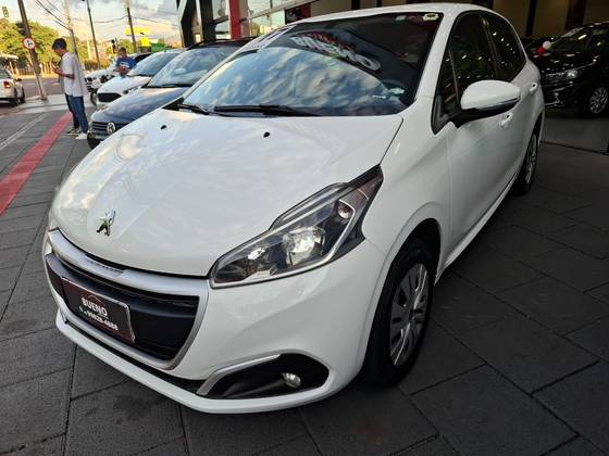 PEUGEOT 208 2017