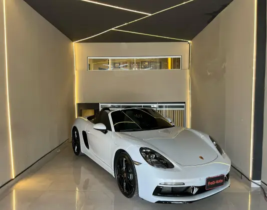 PORSCHE 718 2023