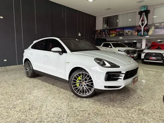 PORSCHE CAYENNE 2021