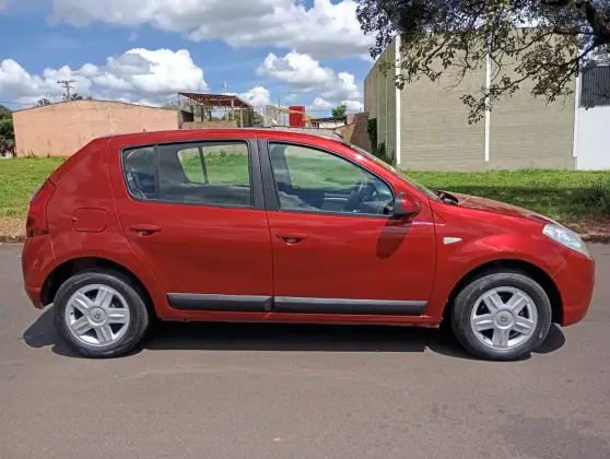 RENAULT SANDERO 2011