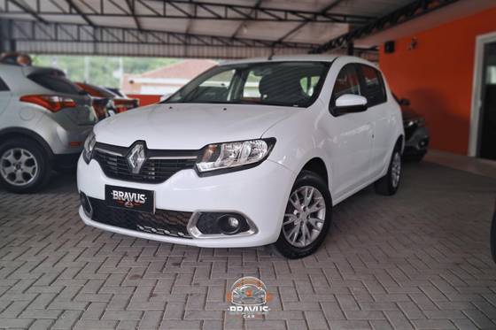 RENAULT SANDERO 2015